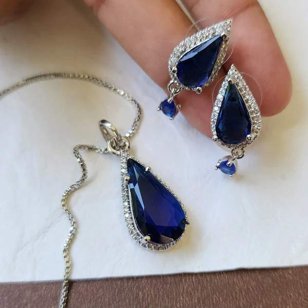 Tear Drop Pendant And Chain (Copy) (Copy)