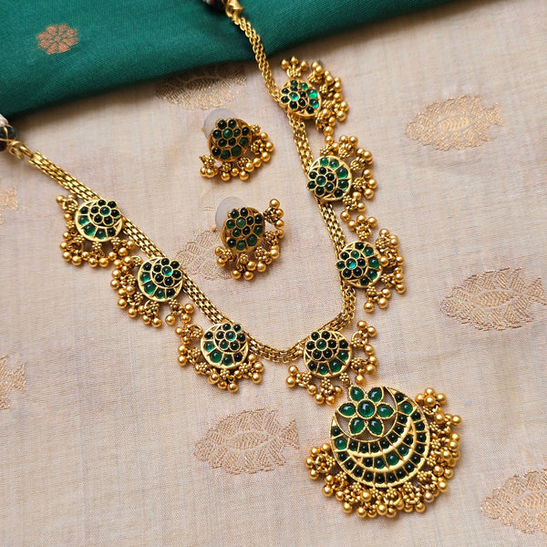 Halfmoon Green Kempu Jewellery